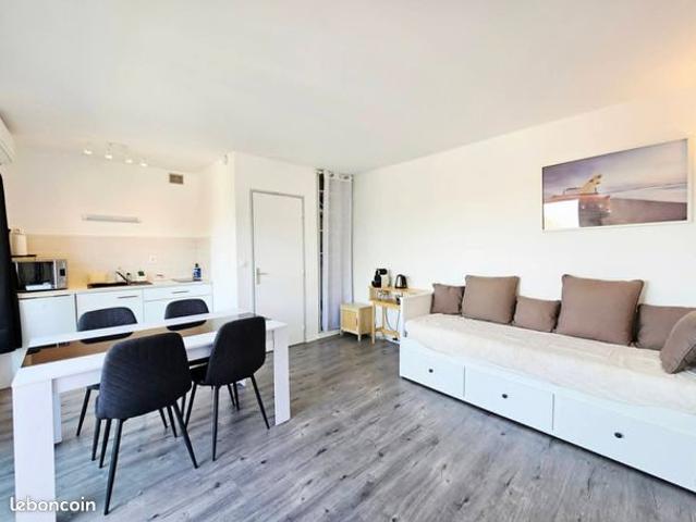 Studio 1 pièce 28 m²