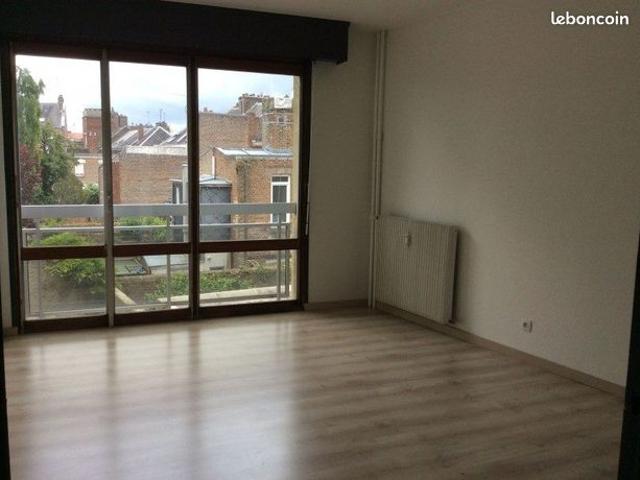 Studio 1 pièce 28 m²