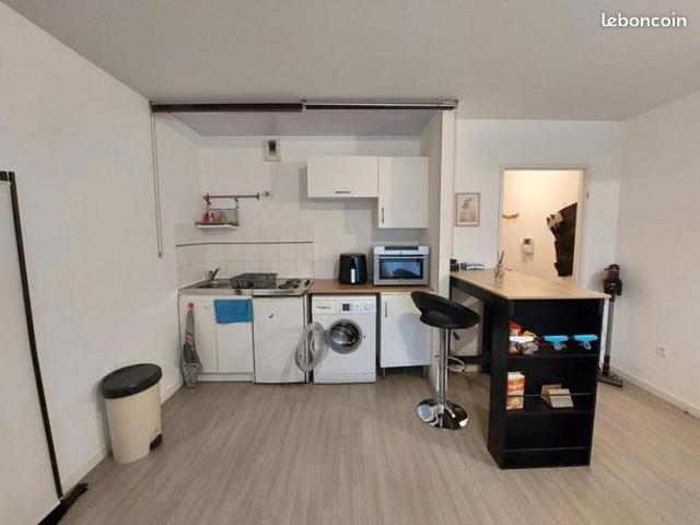 Studio 1 pièce 28 m²