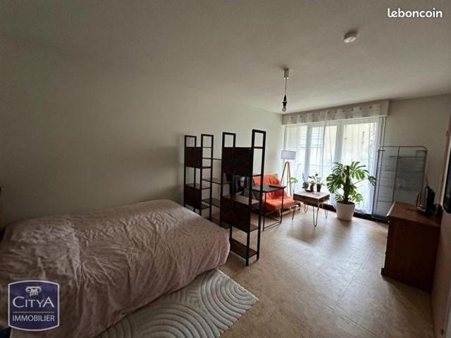 Studio 1 pièce 28 m²