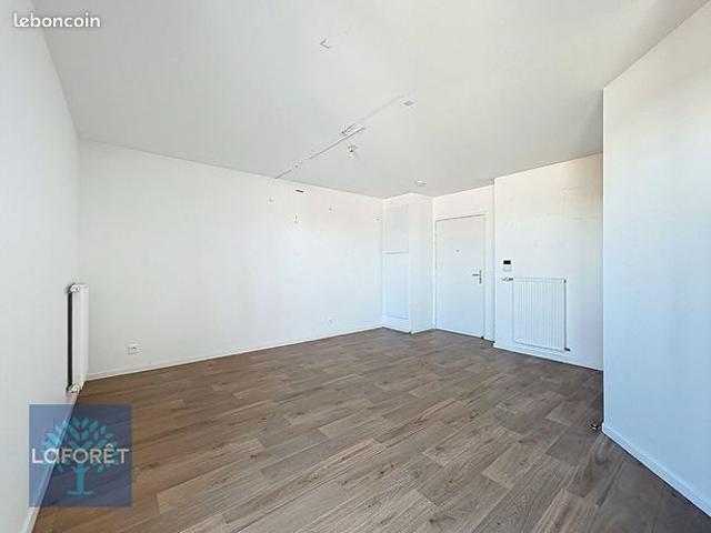Studio 1 pièce 28 m²