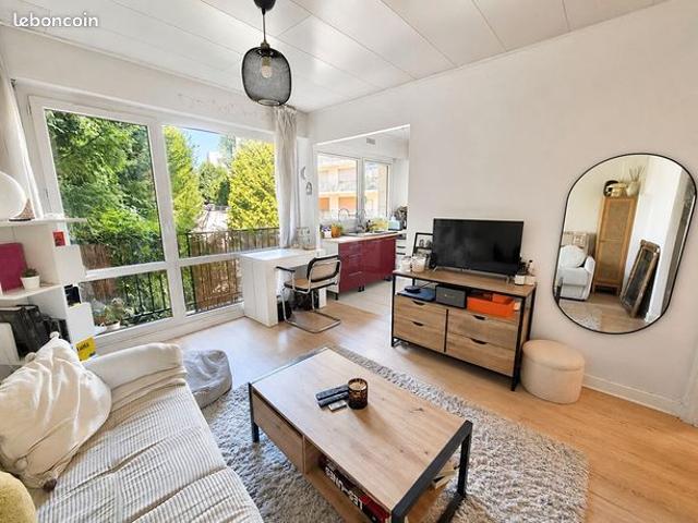 Studio 1 pièce 28 m²