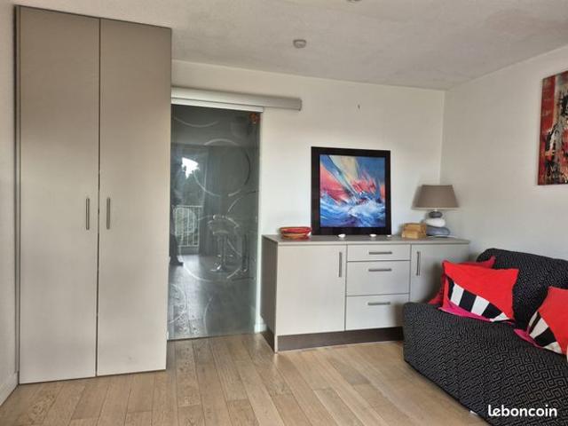 Studio 1 pièce 28 m²