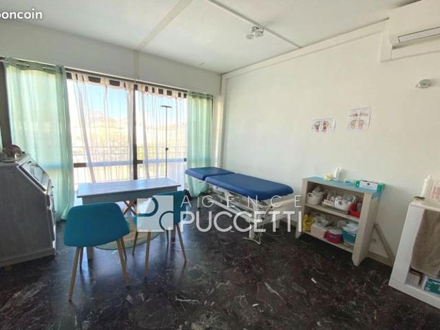 Studio 1 pièce 28 m²