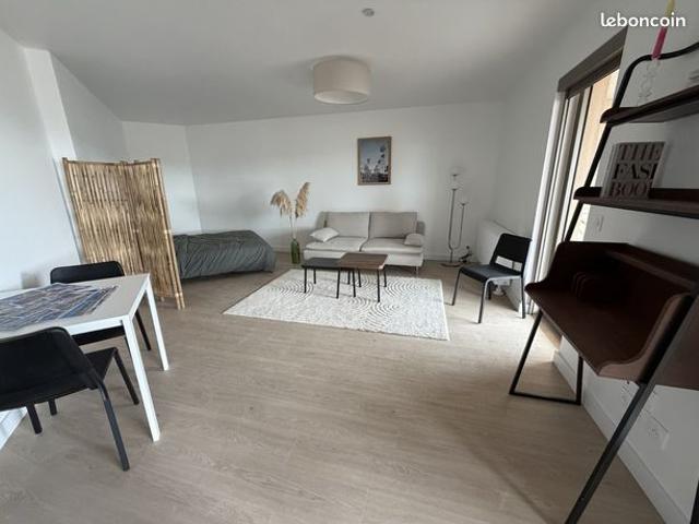 Studio 1 pièce 28 m²