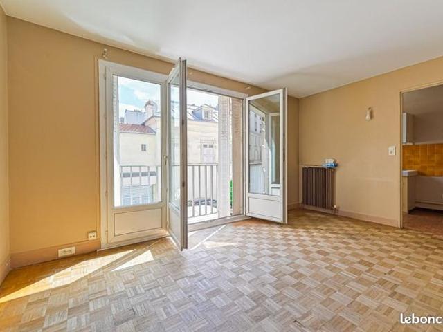Studio 1 pièce 28 m²