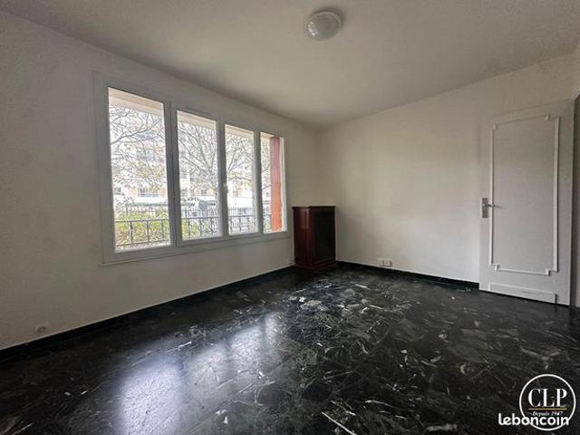 Studio 1 pièce 28 m²