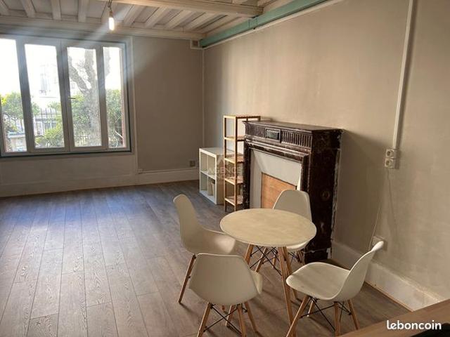 Studio 1 pièce 28 m²