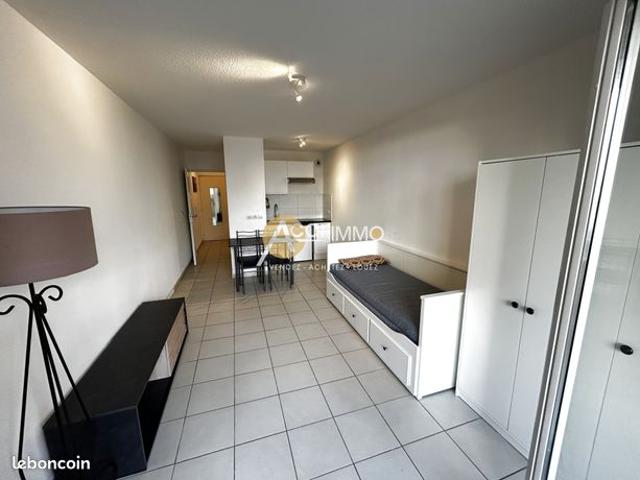 Studio 1 pièce 28 m²