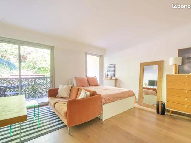 Studio 1 pièce 29 m²