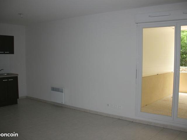 Studio 1 pièce 28 m²