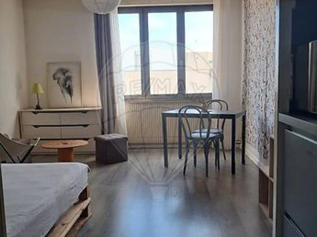 Studio 1 pièce 28 m²