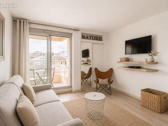 Studio 1 pièce 28 m²