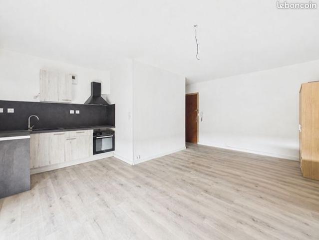 Studio 1 pièce 28 m²