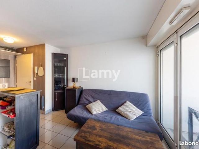 Studio 1 pièce 28 m²