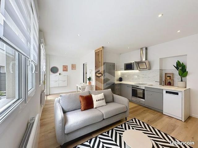 Studio 1 pièce 28 m²