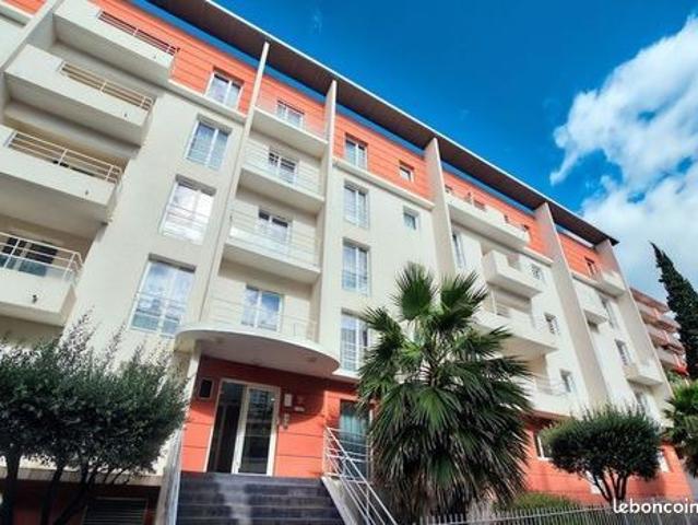 Studio 1 pièce 29 m²
