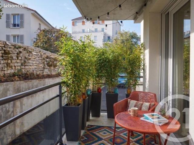 Studio 1 pièce 29 m²