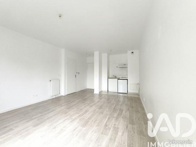 Studio 1 pièce 29 m²