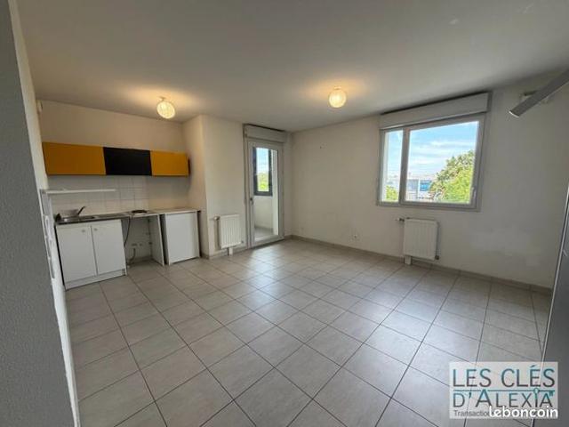 Studio 1 pièce 29 m²