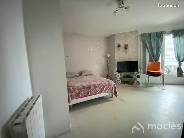 Studio 1 pièce 29 m²