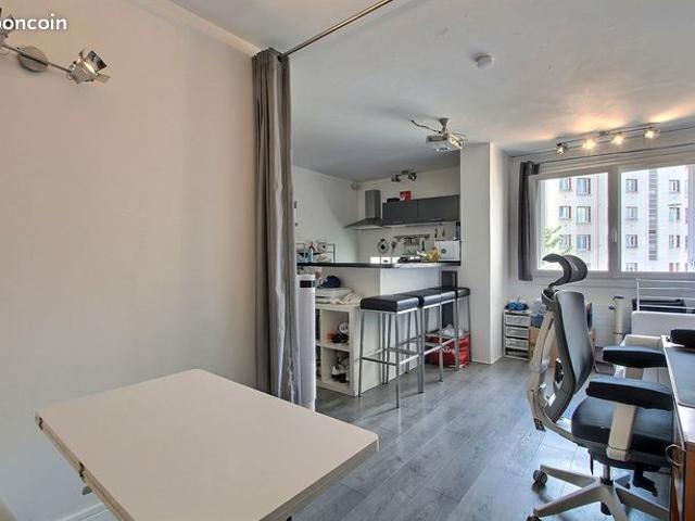 Studio 1 pièce 29 m²