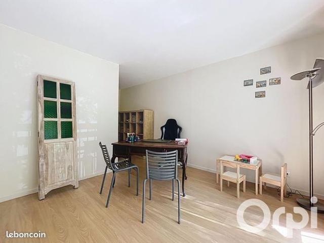 Studio 1 pièce 29 m²