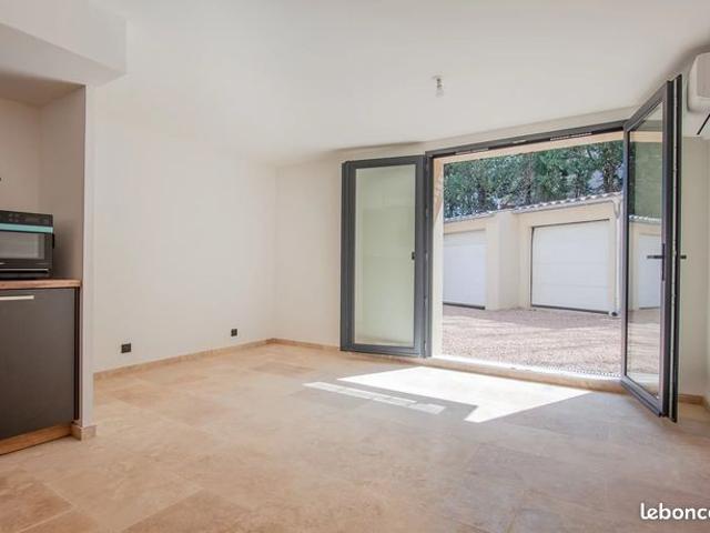 Studio 1 pièce 29 m²