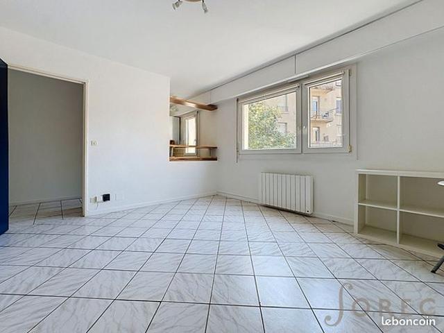 Studio 1 pièce 29 m²
