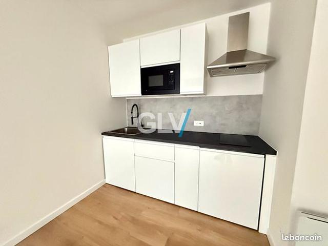 Studio 1 pièce 29 m²