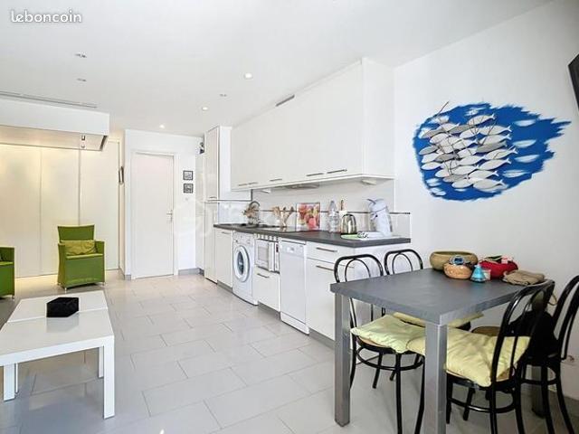 Studio 1 pièce 29 m²