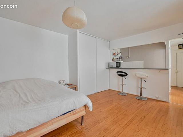 Studio 1 pièce 29 m²