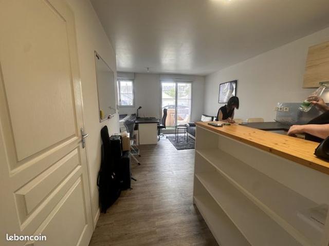 Studio 1 pièce 29 m²