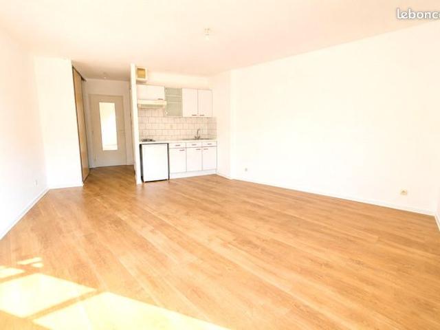 Studio 1 pièce 29 m²