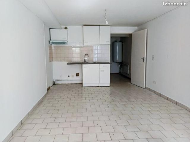 Studio 1 pièce 29 m²