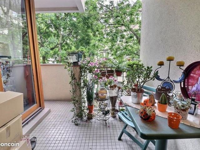 Studio 1 pièce 29 m²