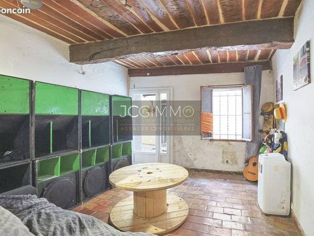 Studio 1 pièce 29 m²