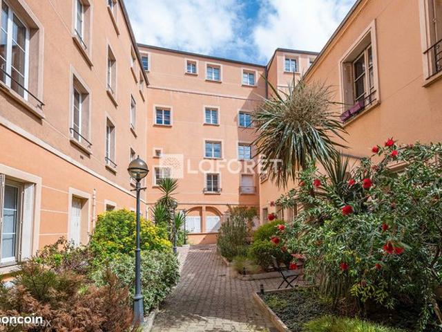 Studio 1 pièce 29 m²