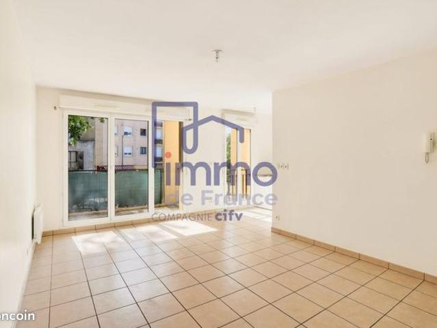 Studio 1 pièce 29 m²