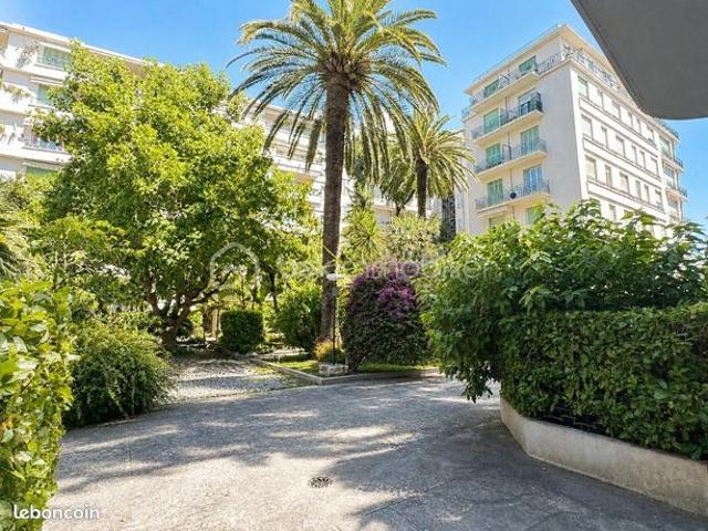 Studio 1 pièce 29 m²