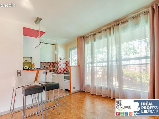 Studio 1 pièce 29 m²