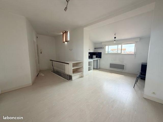 Studio 1 pièce 29 m²