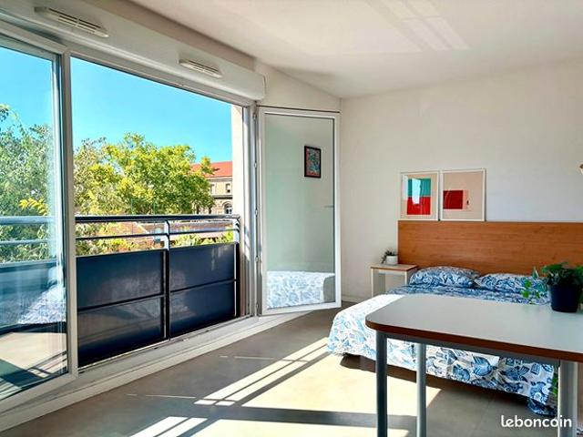 Studio 1 pièce 29 m²