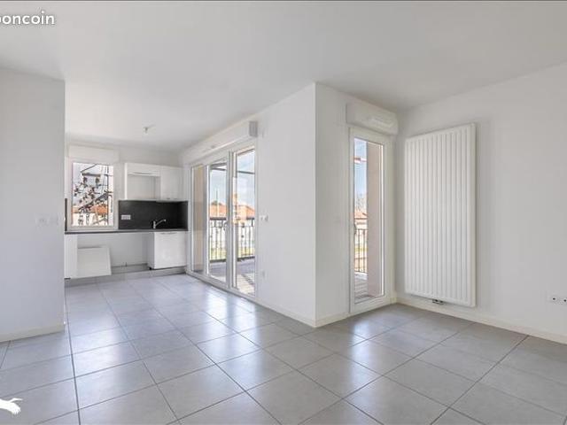 Studio 1 pièce 33 m²