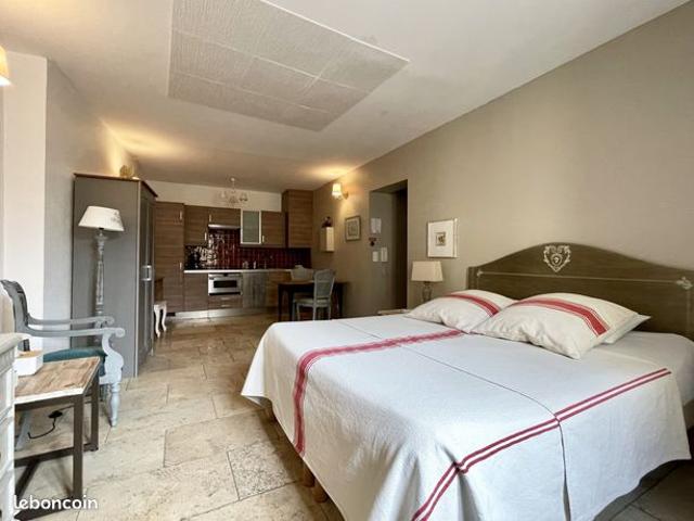 Studio 1 pièce 33 m²
