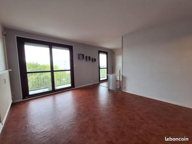 Studio 1 pièce 33 m²