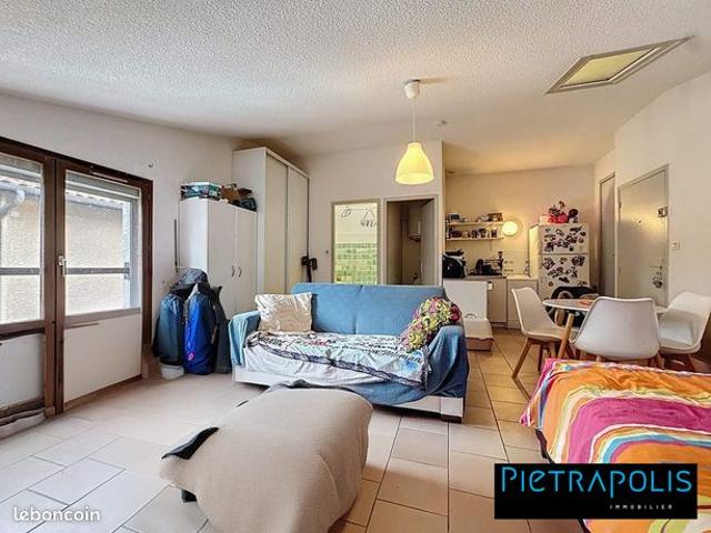 Studio 1 pièce 33 m²