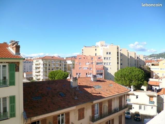 Studio 1 pièce 33 m²