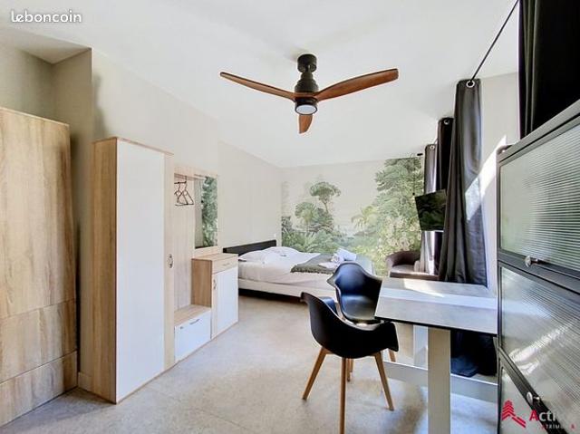Studio 1 pièce 33 m²