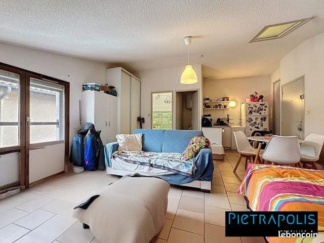 Studio 1 pièce 33 m²